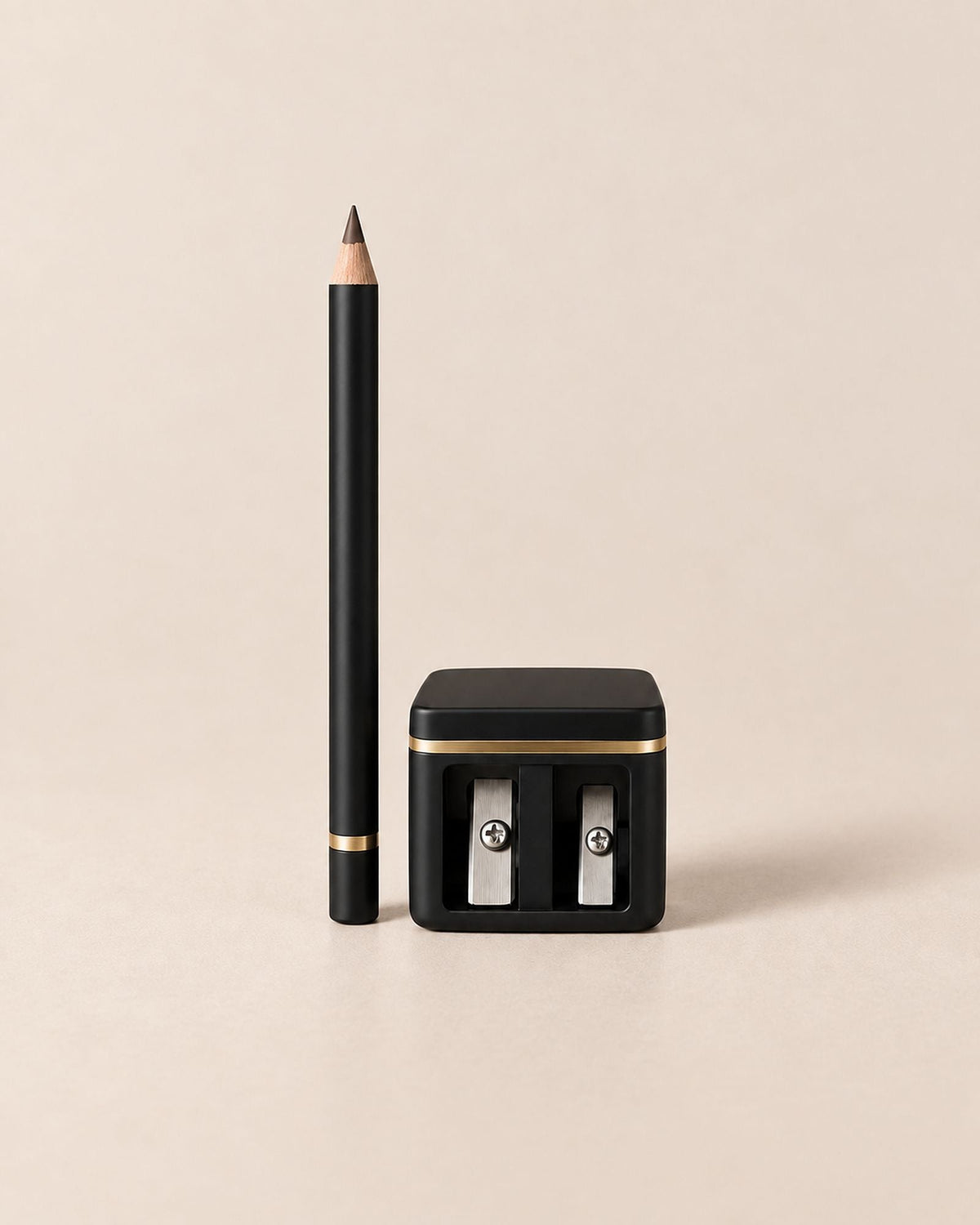 Taille-crayon Double, à côté du crayon sourcils